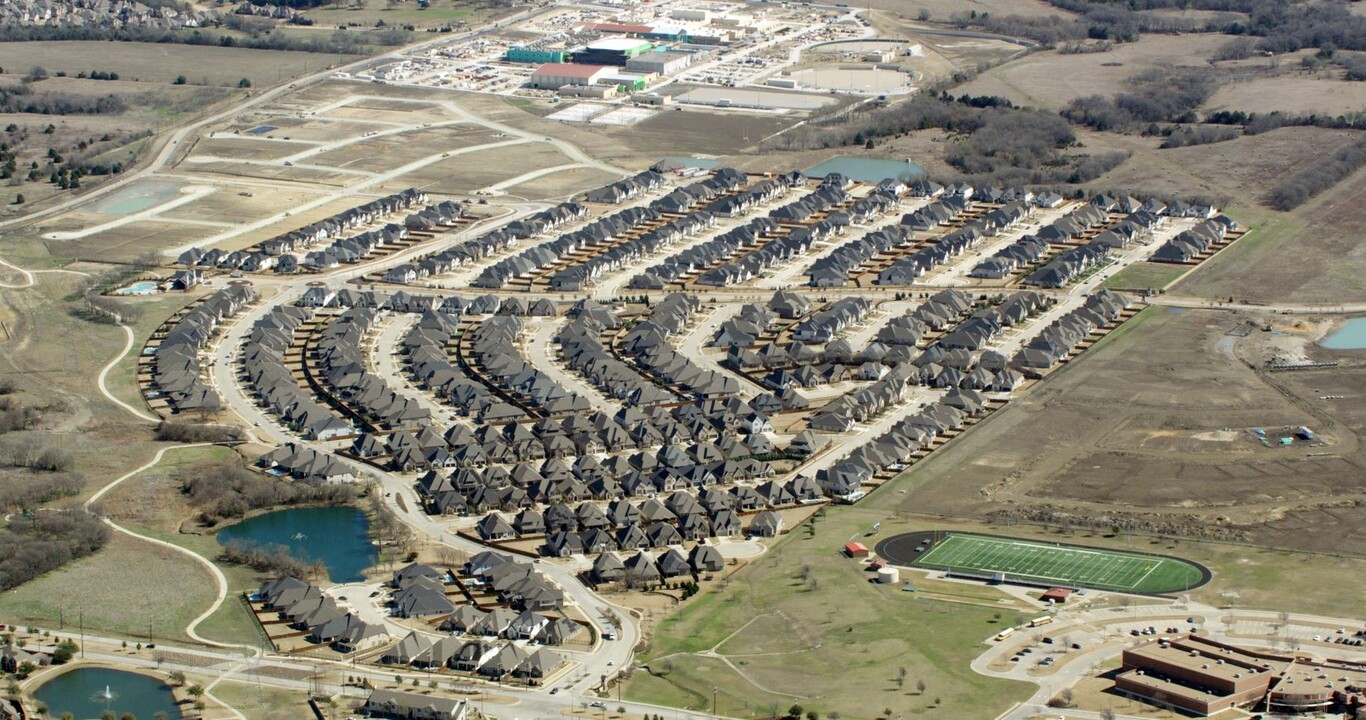 Lakewood at Brookhollow in Prosper, TX - Building Photo