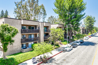 Warner West in Woodland Hills, CA - Building Photo - Building Photo