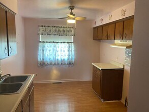 2516 W Newman Pkwy in Peoria, IL - Building Photo - Building Photo