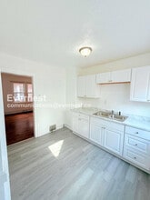 15812 Kentucky St in Detroit, MI - Building Photo - Building Photo
