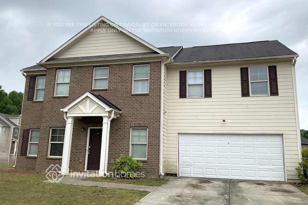 1746 Logan Ridge Cir in Loganville, GA - Building Photo