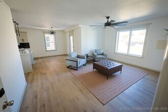 112 W 2nd St, Unit F in Owasso, OK - Building Photo - Building Photo