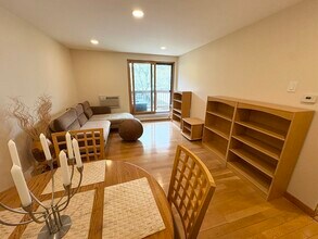 140 Kenrick St in Boston, MA - Foto de edificio - Building Photo