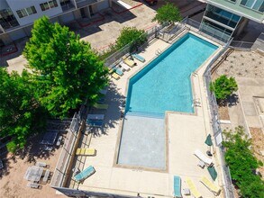 604 N Bluff Dr in Austin, TX - Building Photo - Building Photo