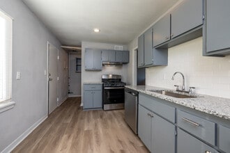 Blacklark Apartments in Kansas City, KS - Building Photo - Interior Photo
