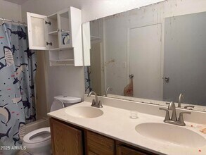 2024 E Saint Catherine Ave in Phoenix, AZ - Building Photo - Building Photo