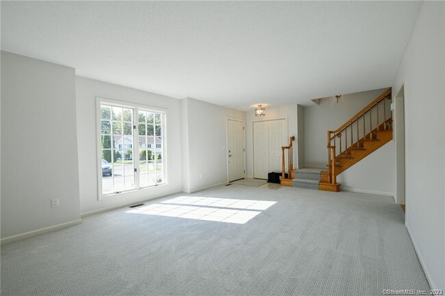 14 Harold Rd in Farmington, CT - Building Photo - Building Photo