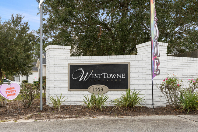 West Towne Cottages in Valdosta, GA - Foto de edificio - Building Photo