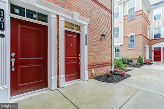 23225 Milltown Knoll Square in Ashburn, VA - Building Photo - Building Photo