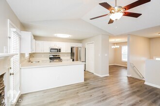 374 Shoal Ct in Lawrenceville, GA - Building Photo - Building Photo