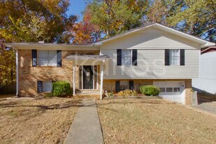 1945 Croydon Cir in Birmingham, AL - Building Photo