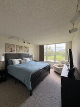 555 Oaks Ln in Pompano Beach, FL - Building Photo - Building Photo