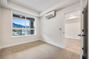 45511-45511 Campus Dr in Chilliwack, BC - Building Photo