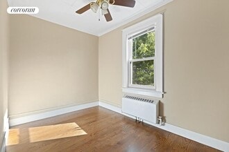 41 E 2nd St in Brooklyn, NY - Foto de edificio - Building Photo