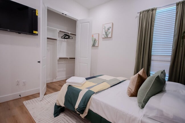 3613 Rosalie St, Unit B