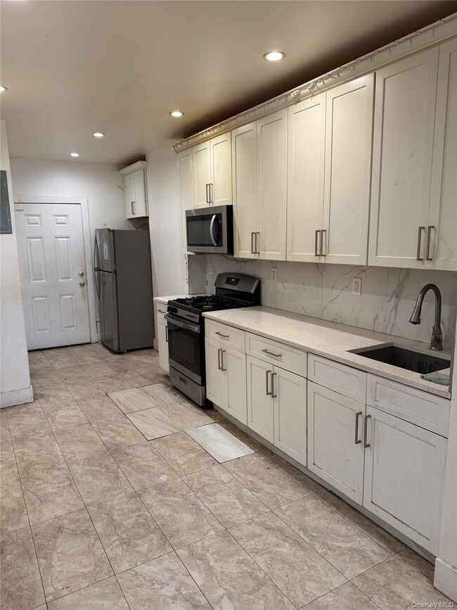 737 Sheffield Ave in Brooklyn, NY - Building Photo - Building Photo