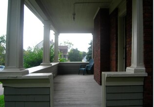 219 N Normal St in Ypsilanti, MI - Foto de edificio - Building Photo