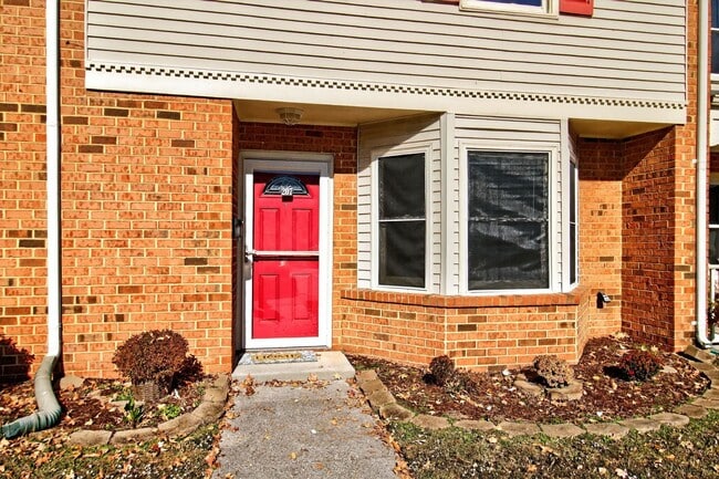 207 Choisy Crescent in Yorktown, VA - Building Photo - Building Photo