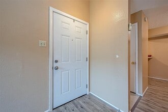 10555 Turtlewood Ct in Houston, TX - Building Photo - Building Photo