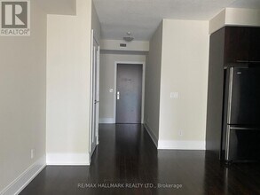 70 Roehampton Ave in Toronto, ON - Building Photo - Building Photo