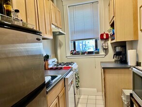 2 Ayr Rd in Boston, MA - Building Photo - Building Photo