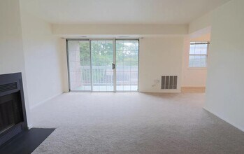 1908 Wilson Ln, Unit 202 in McLean, VA - Building Photo - Building Photo