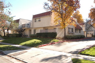 1325-1331 Milburn Ave in Redlands, CA - Building Photo