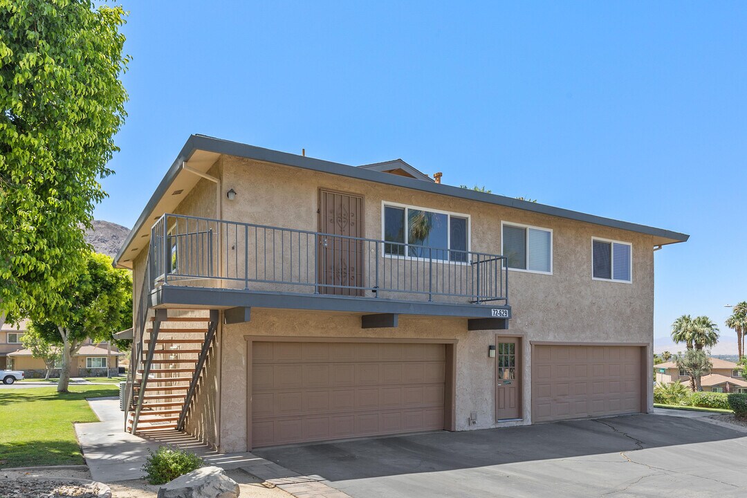 72629 Edgehill Dr in Palm Desert, CA - Foto de edificio