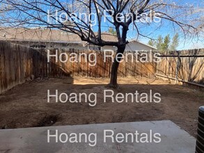 21369 Nisqually Rd in Apple Valley, CA - Foto de edificio - Building Photo