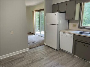 4435 Ridgedale Dr in Akron, OH - Building Photo - Building Photo