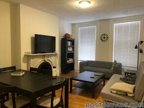 62 W Cedar St in Boston, MA - Building Photo - Building Photo
