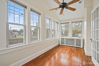 242 Central Ave in Edison, NJ - Building Photo - Building Photo