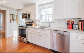 46 Crescent Ave in Niantic, CT - Building Photo - Building Photo