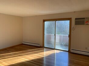 96 Lionel Ave, Unit F in Waltham, MA - Building Photo - Building Photo