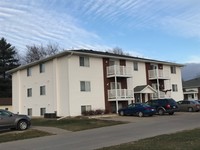 201 9th Ave in Durant, IA - Foto de edificio - Building Photo