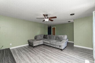403 Shetland Cir in Ogden, KS - Building Photo - Building Photo
