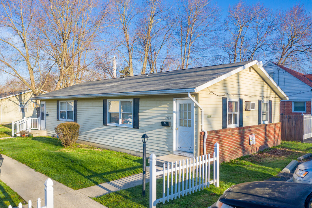 1228 S Blanchard St in Findlay, OH - Building Photo