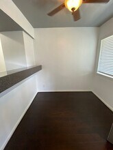 4701 Bell St, Unit 10 in Houston, TX - Building Photo - Building Photo