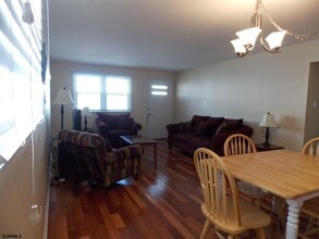 7 S Decatur Ave in Margate City, NJ - Building Photo - Building Photo