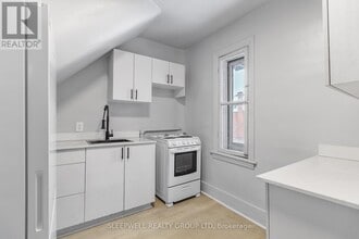 275 Bronson Ave in Ottawa, ON - Building Photo - Building Photo