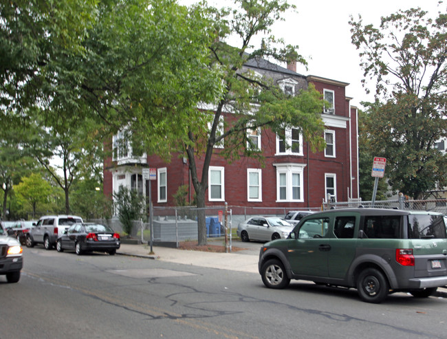 44 Columbia St in Cambridge, MA - Foto de edificio - Building Photo
