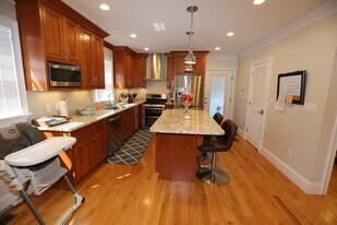 7 Acron Rd, Unit 1 in Brookline, MA - Building Photo