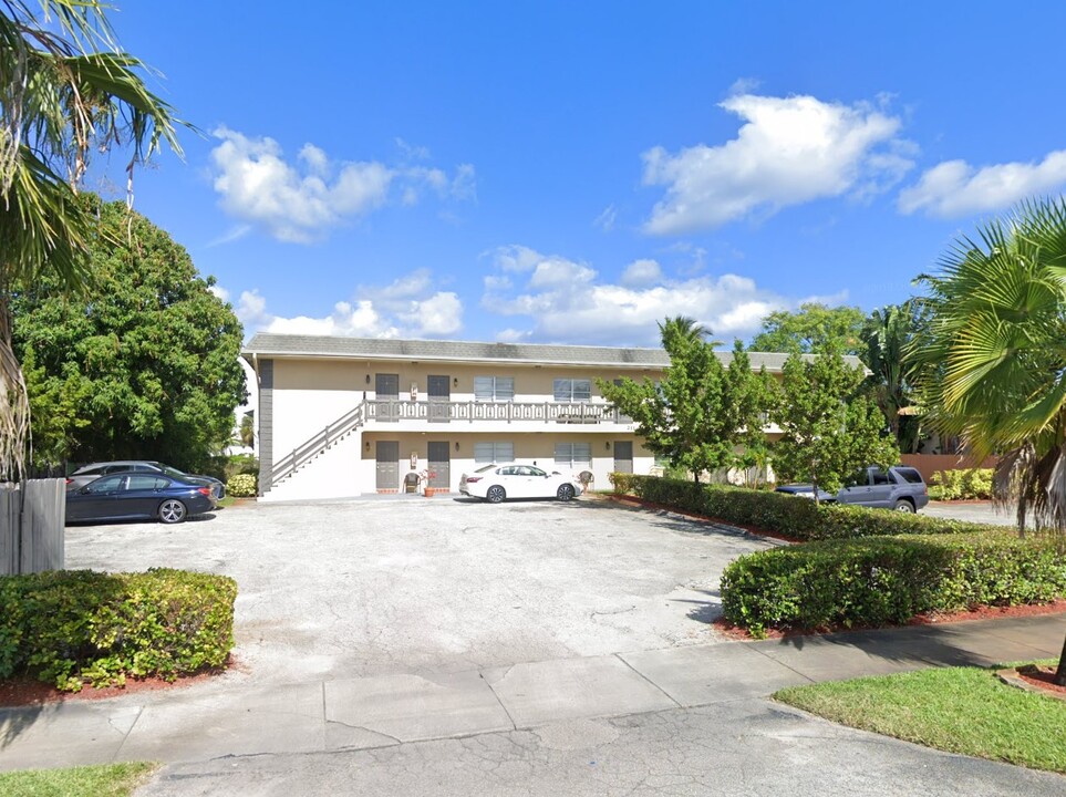 211 S Swinton Ave in Delray Beach, FL - Building Photo