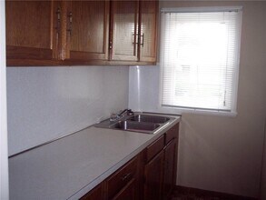 427 High St in Bristol, RI - Building Photo - Building Photo