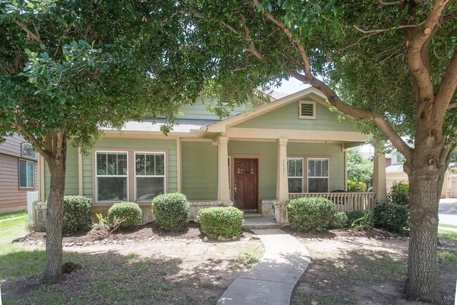 property at 1521 Huckleberry Ln