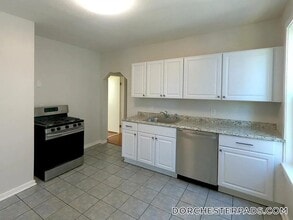 154 Stanwood St in Boston, MA - Foto de edificio - Building Photo