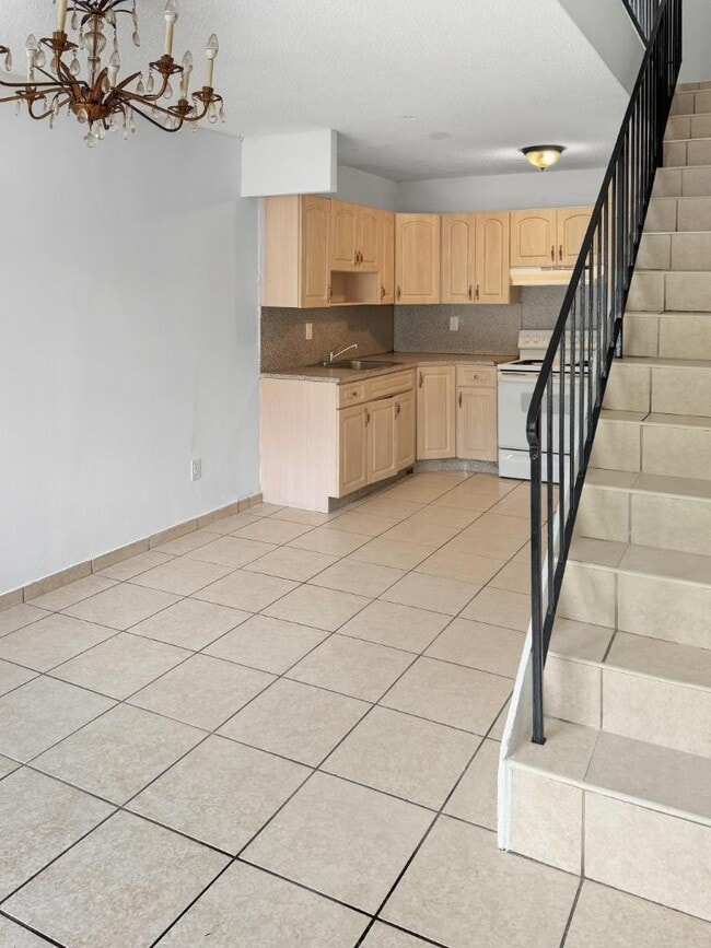 property at 1560 NW 15th Street Rd