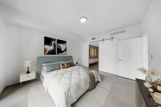 88 SW 7th St, Unit 1004 in Miami, FL - Foto de edificio - Building Photo