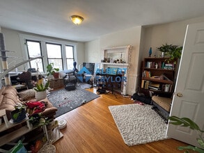 1682 Commonwealth Ave, Unit 4 in Boston, MA - Building Photo - Building Photo