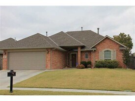 65 Bonaire Dr in Edmond, OK - Building Photo